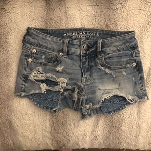 3/$25 Distressed American Eagle shortie shorts 00